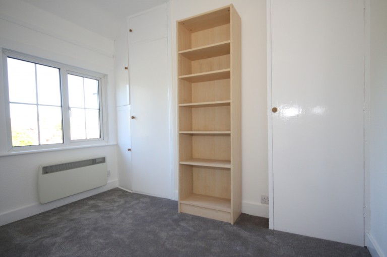Images for Kingfield Road, Woking