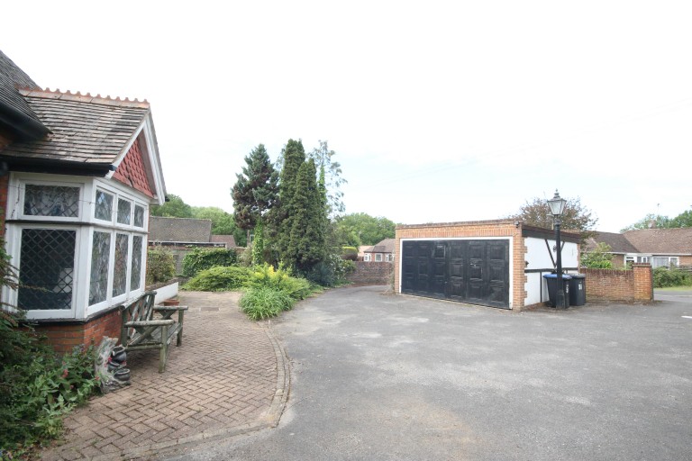 Images for Row Town, Addlestone